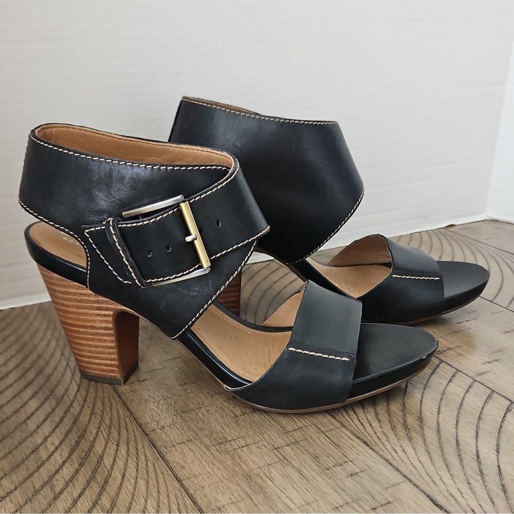 Clarks Heels 9.5M Chunky Strappy Ankle Black Leather Metal Buckle Edgy Y2K Chic